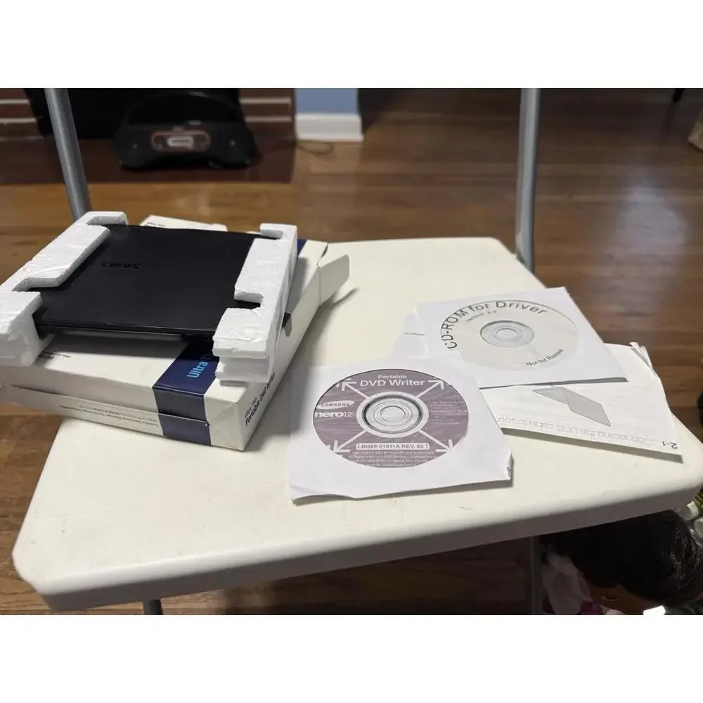 Samsung SE-218 usb Portable Dvd  External Drive Writer